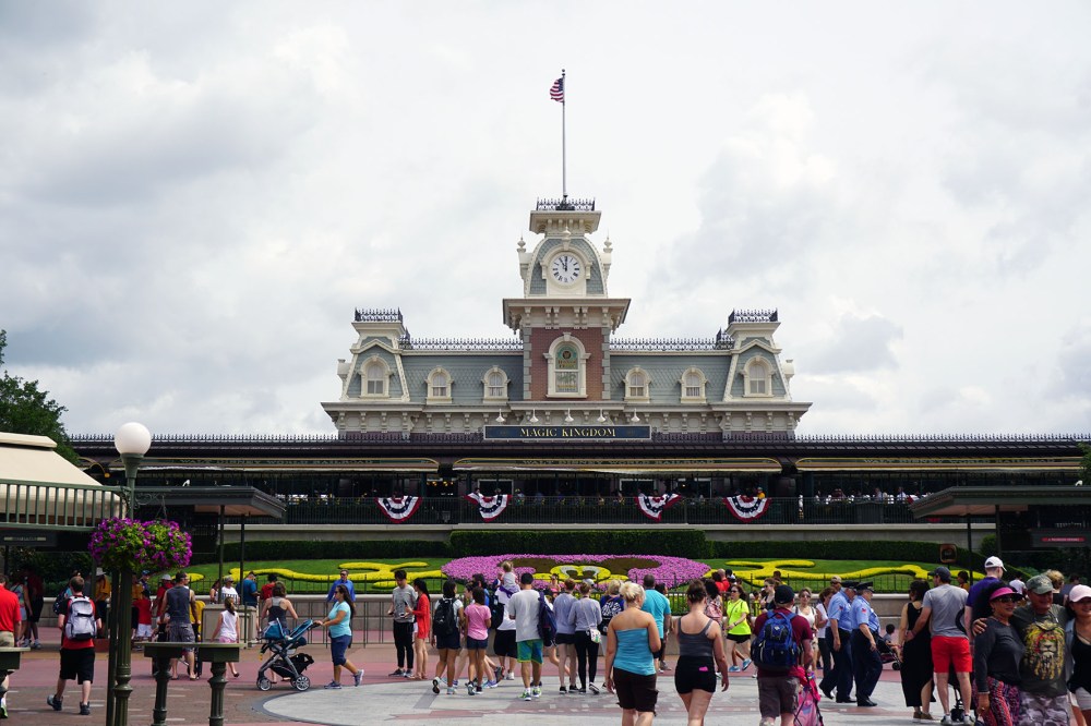 MagicKingdom_001.